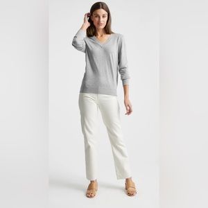 Banana Republic Ladies V-Neck Merino Sweater